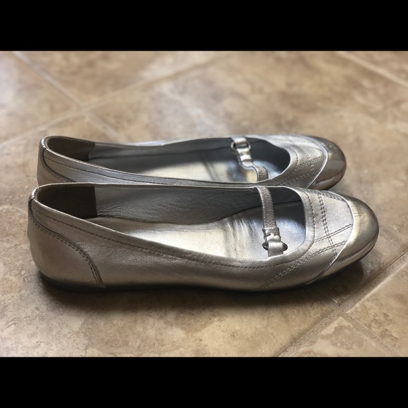 Prada flats - Picture 3 of 3